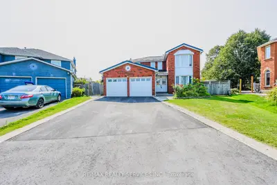 10 St Mark Place, Brampton, On L6x 3w5