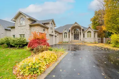 2370 Hammond Road, Mississauga, On L5k 1t2