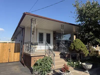 1257 Alexandra Avenue, Mississauga, On L5e 2a7