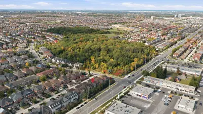 3891 Eglinton Avenue W Eglinton A, Mississauga, On L5m 7z7