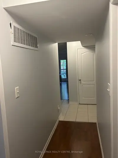 47 Hays Boulevard 13, Oakville, On L6h 0j1