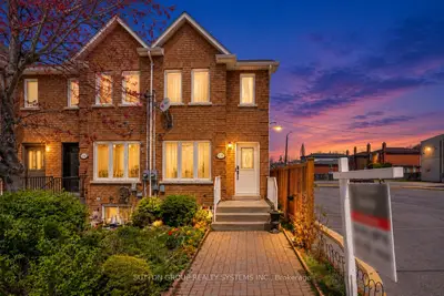 2138 Eglinton Avenue W, Toronto, On M6e 2k8