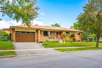 4 Dunreo Drive, Toronto, On M3l 2e9