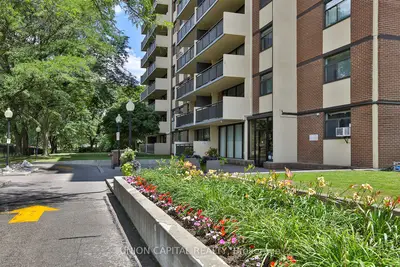 5 Frith Road 711, Toronto, On M3n 2l5