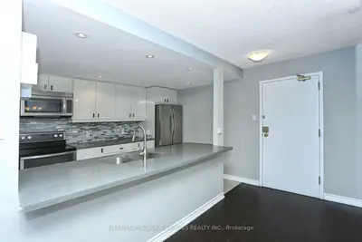 25 Trailwood Drive 704, Mississauga, On L4z 3k9