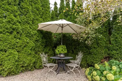 1627 Rometown Drive, Mississauga, On L5e 2v4