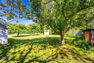 4097 Hickory Drive, Mississauga, On L4w 1l1
