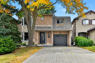 2467 Grindstone Court, Mississauga, On L5l 3k8