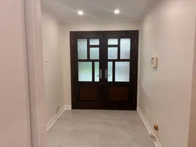 66 Leland Avenue, Toronto, On M8z 2x9