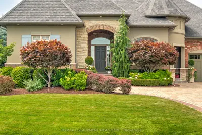 4 Holdroyd Court, Halton Hills, On L7g 0e8