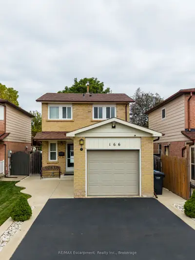166 Martindale Crescent, Brampton, On L6x 2v2