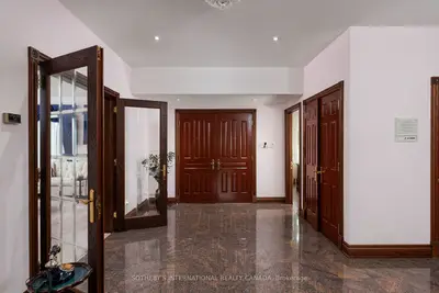 47 Great Oak Drive, Toronto, On M9a 1n3