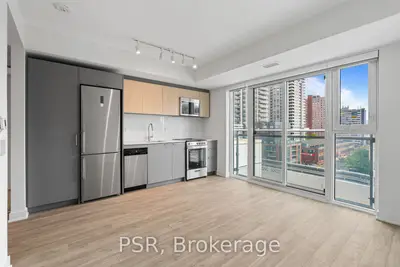 299 Campbell Avenue 517, Toronto, On M6p 3v7
