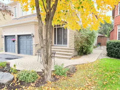 1306 Waubanoka Way, Oakville, On L6h 3v2