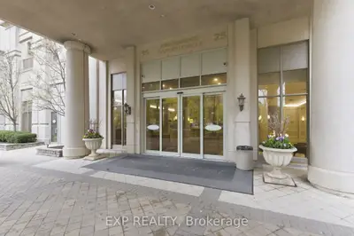 25 Kingsbridge Garden Circle 2120, Mississauga, On L5r 4b1