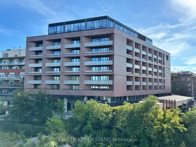 383 Sorauren Avenue 716, Toronto, On M6r 2g5