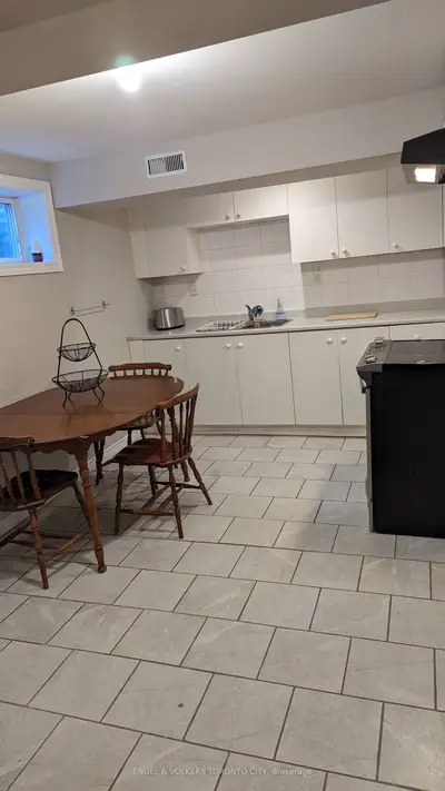18 Elrose Road W B, Brampton, On L6t 2c2