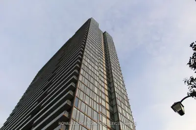 105 The Queensway 2016, Toronto, On M6s 5b5