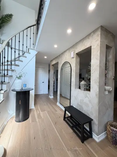 5967 Cherrywood Place, Mississauga, On L5m 4z6