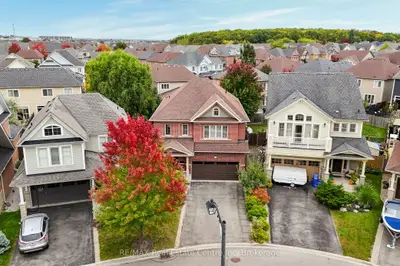 52 Bardoe Crescent, Milton, On L9t 0r7