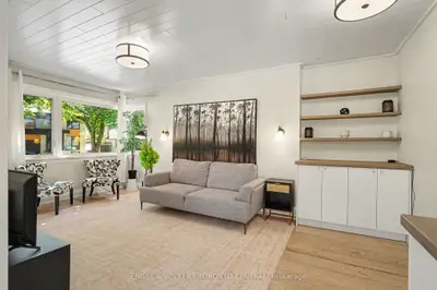 28 Inverleigh Drive, Toronto, On M8y 3e3