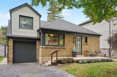 28 Inverleigh Drive, Toronto, On M8y 3e3
