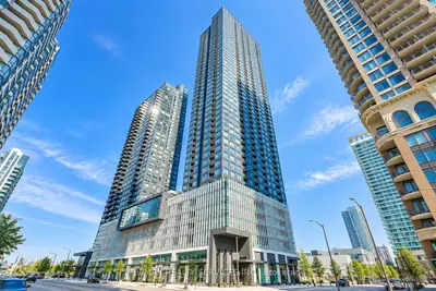 395 Square One Drive 2408, Mississauga, On L5b 0p6