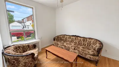 21 Via Italia, Toronto, On M6h 3r3