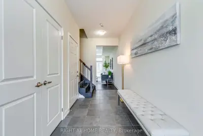 272 Squire Crescent, Oakville, On L6h 0l8