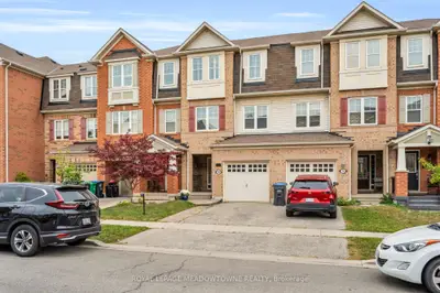 70 Betterton Crescent, Brampton, On L7a 0s3