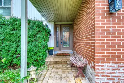 6100 Wabukayne Court, Mississauga, On L5n 2b2