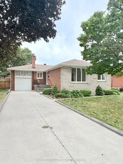 3 Avery Avenue Main, Toronto, On M9c 1k1