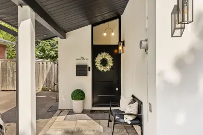 75 Rangoon Road, Toronto, On M9c 4n8