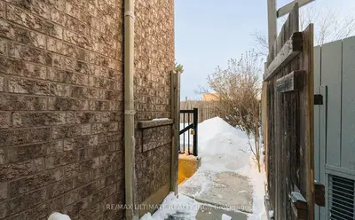 21 Sewells (basement) Lane, Brampton, On L7a 3a1
