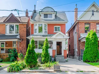 12 Salem Avenue 3, Toronto, On M6h 3c1
