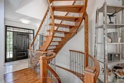 2351 Woodfield Road, Oakville, On L6h 6y6