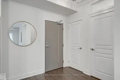 128 Garden Drive 102, Oakville, On L6k 0h7
