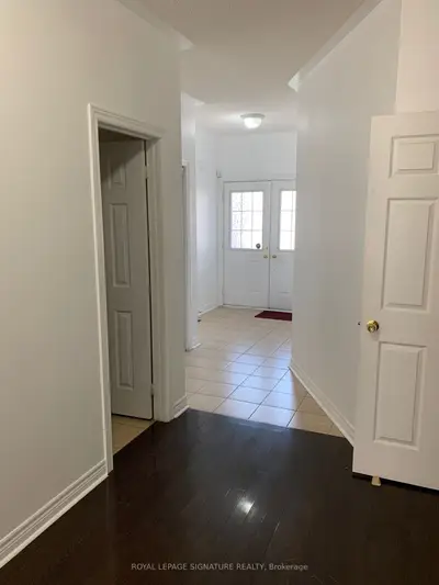 249 Comiskey Crescent, Mississauga, On L5w 0c4