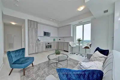 297 Oak Walk Drive 2204, Oakville, On L6h 6z3