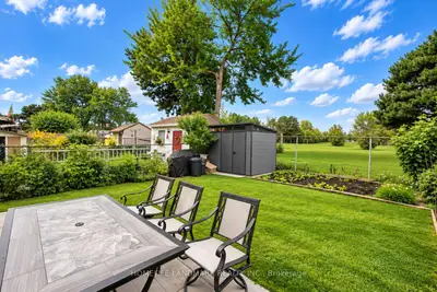 2419 Cashmere Avenue, Mississauga, On L5b 2m7