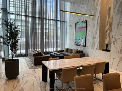 448 Burnhamthorpe Road 3702, Mississauga, On L5b 0r4