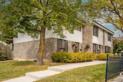 2779 Gananoque Drive 42, Mississauga, On L5n 2e4