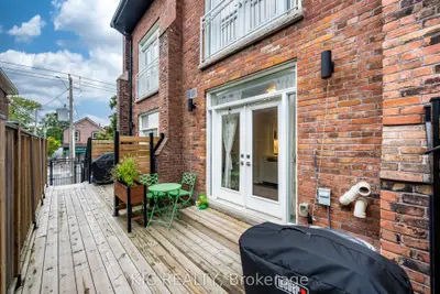 1183 Dufferin Street 111, Toronto, On M6h 4b7