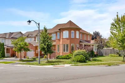 2204 Grand Oak Trail, Oakville, On L6m 4s6