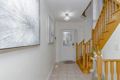 38 Mountland Road, Brampton, On L6p 2a7