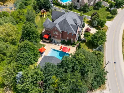 33 Barraclough Boulevard, Halton Hills, On L7g 0e8