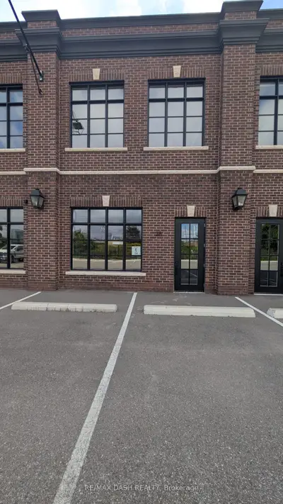74 Jutland Road 38, Toronto, On M8z 2g6