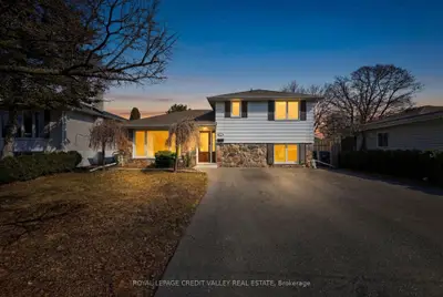 41 Staveley Crescent, Brampton, On L6w 2s1