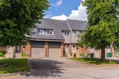 35 Tara Park Crescent, Brampton, On L6v 3e3