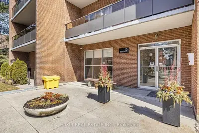 15 Elizabeth Street N 605, Mississauga, On L5g 2z3